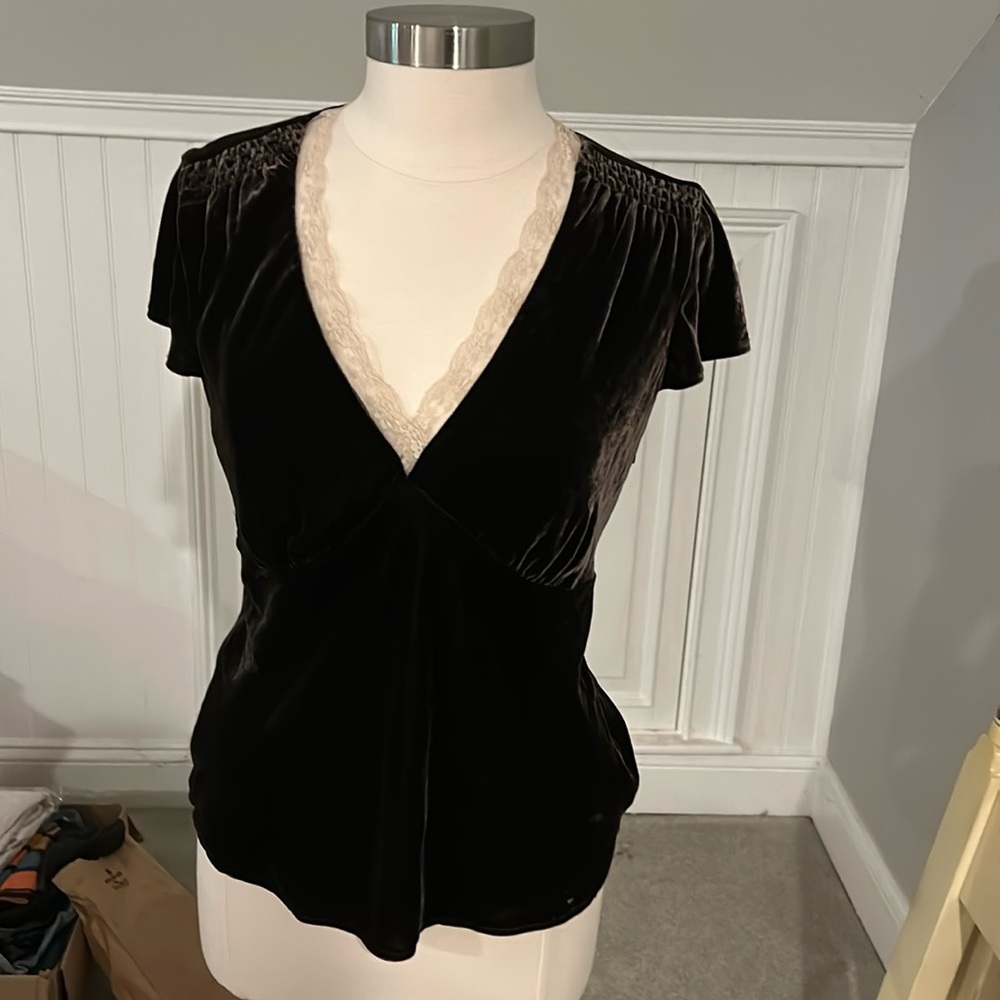Gorgeous, romantic blouse by ATL Studio.  Side zip, lined and comfortable.